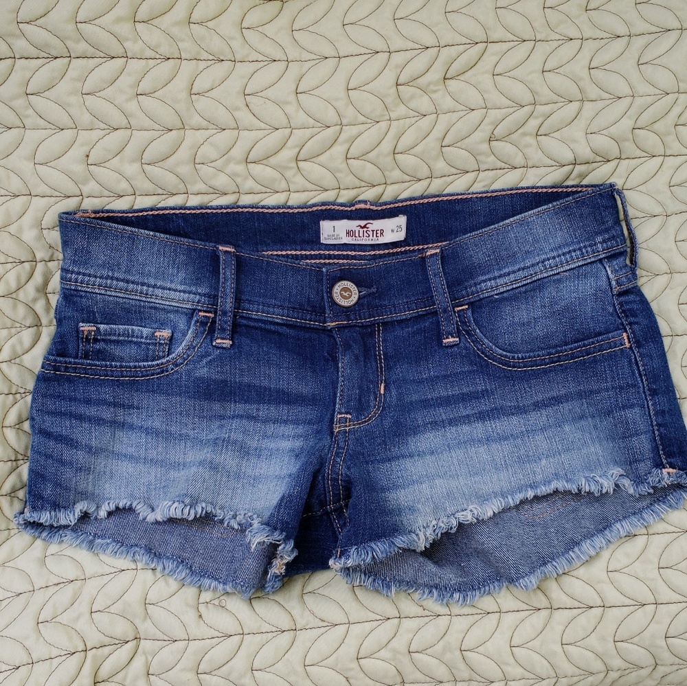 Hollister Womans Teens fringed jean short-shorts